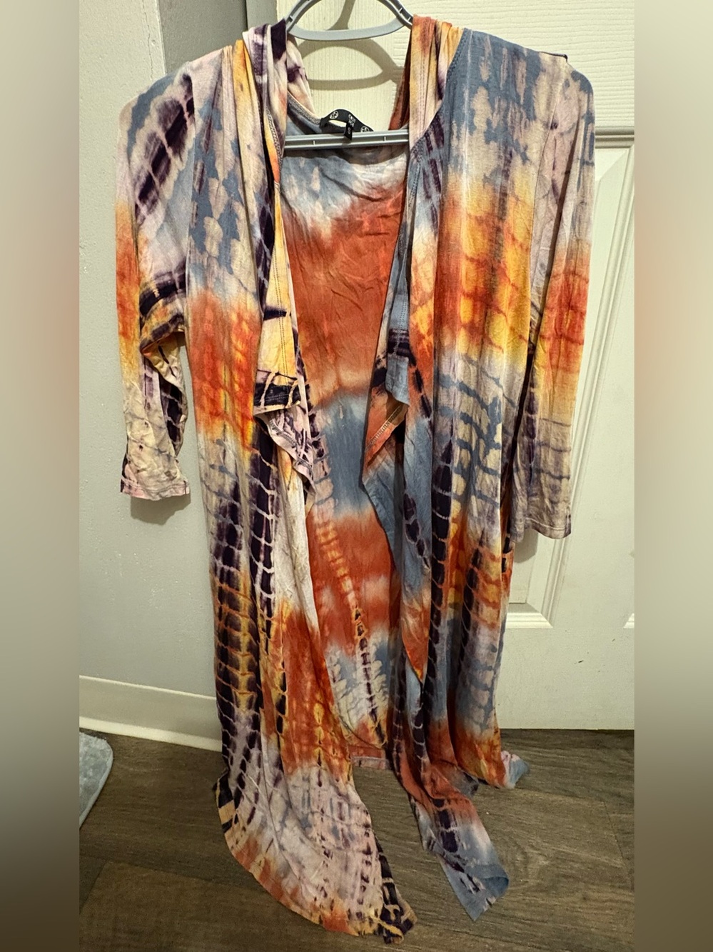 Coin 1804 tie-dye hooded cardigan in size s.